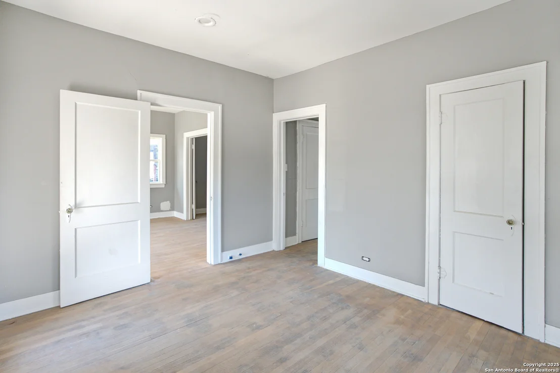 Photo of 923 SACRAMENTO