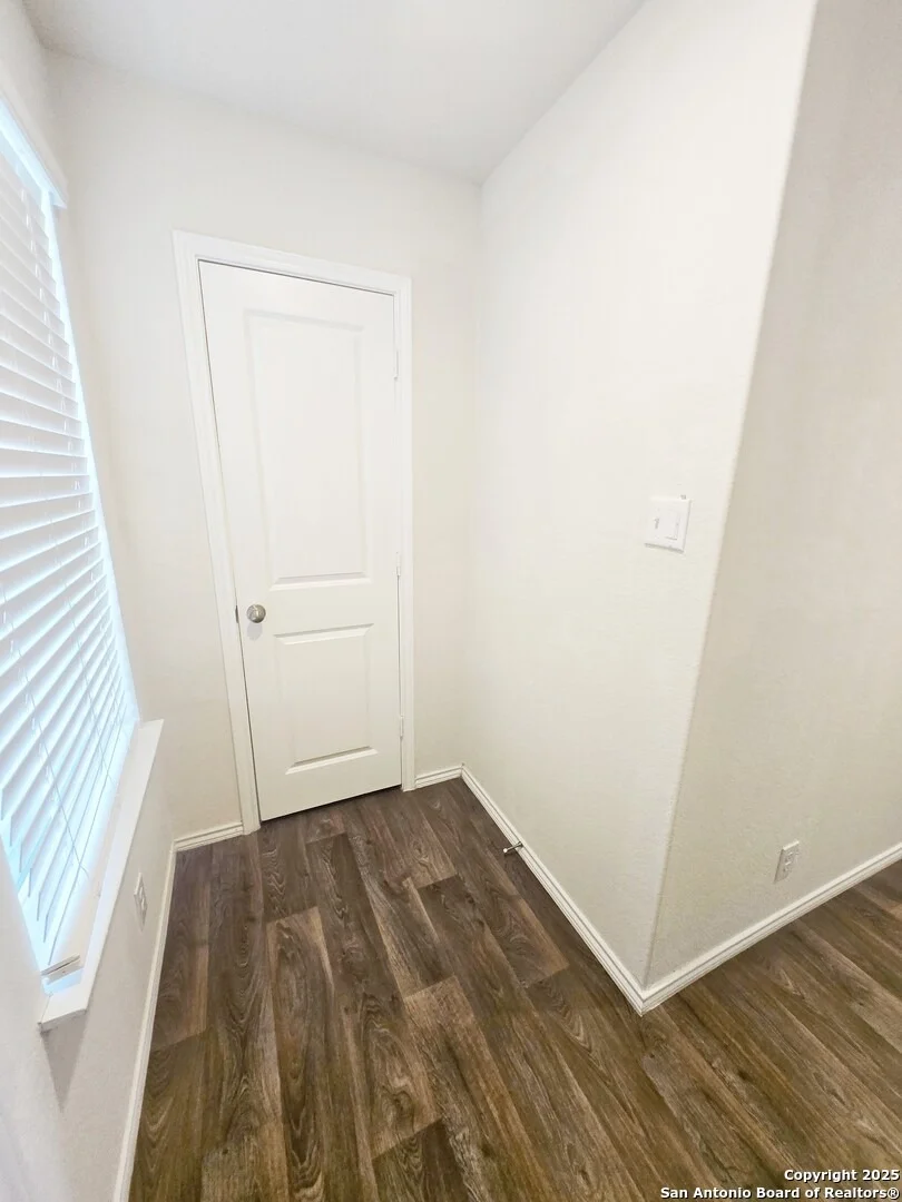 Photo of 437 Middle Green