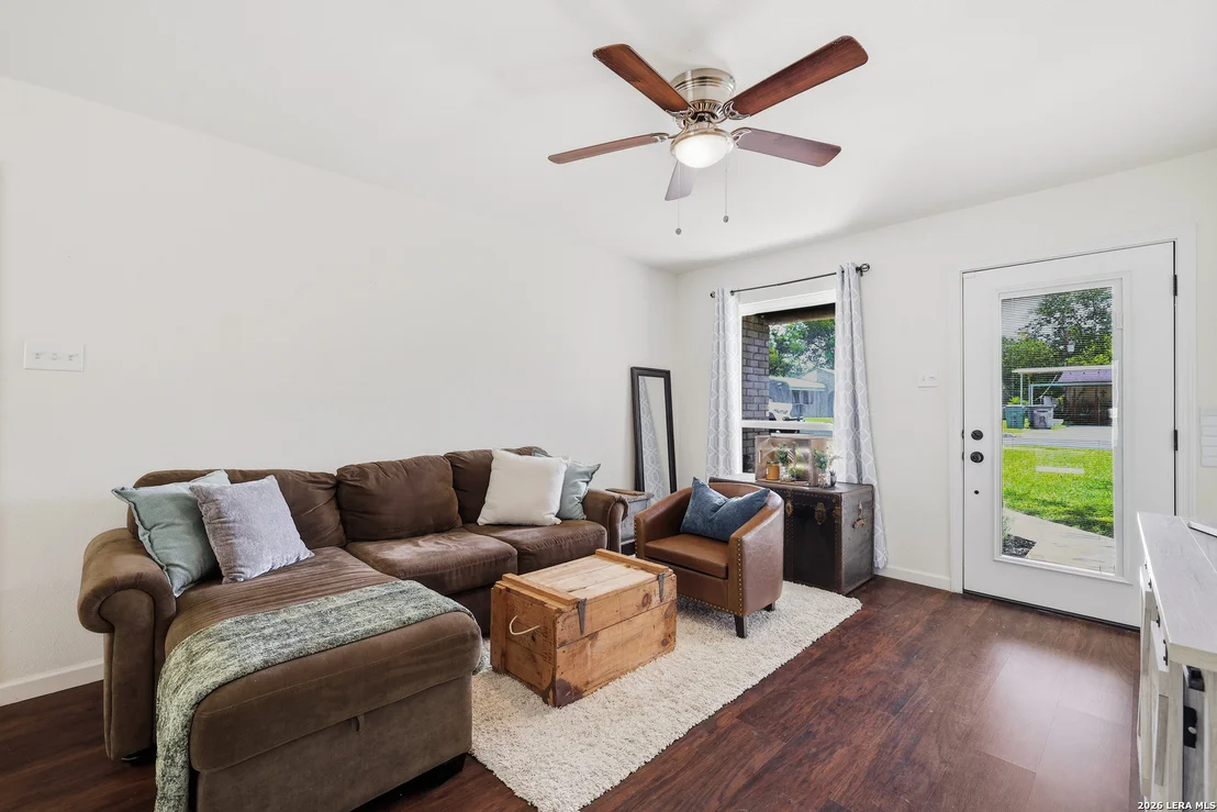 Photo of 6707 Pear Tree