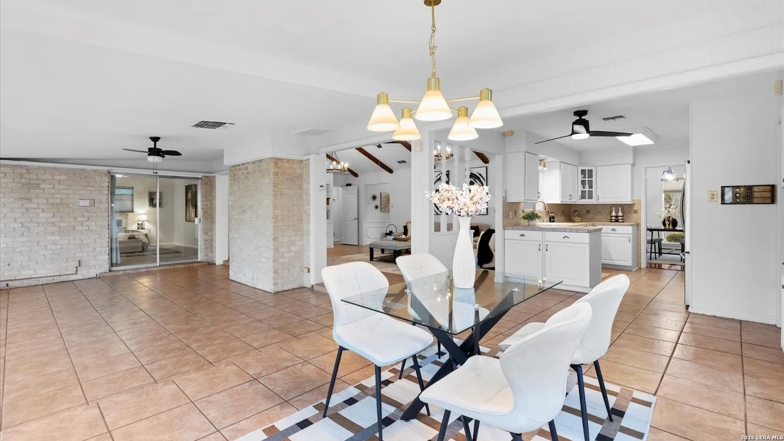 Photo of 425 Crestwind