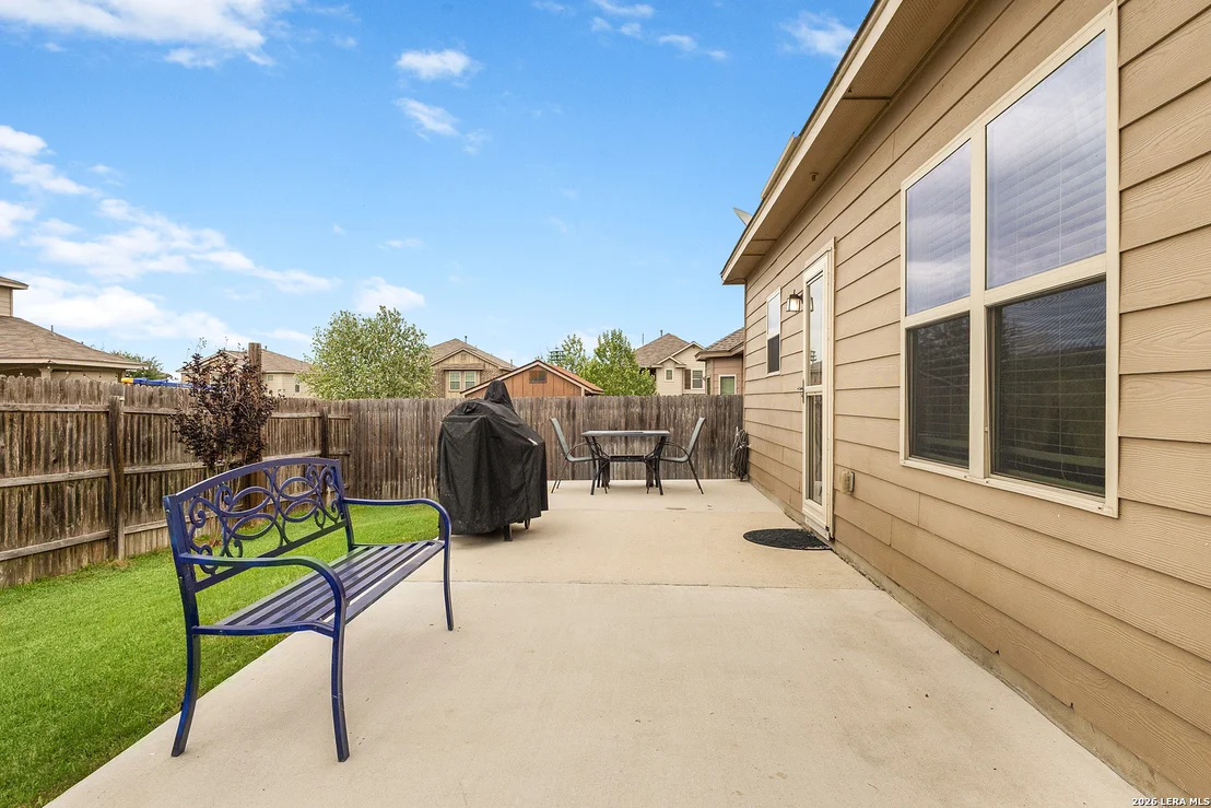 Photo of 617 COMMUNITY DR
