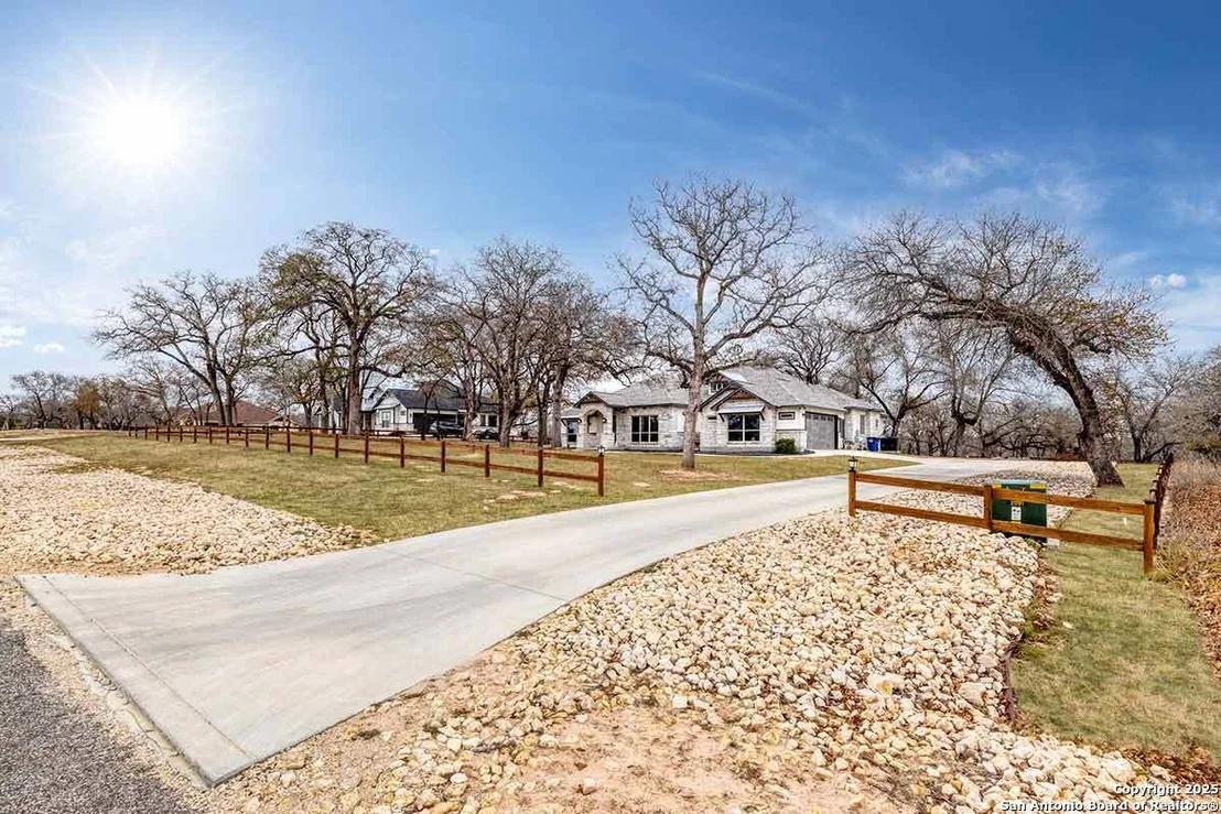 Photo of 157 Crescent Ridge