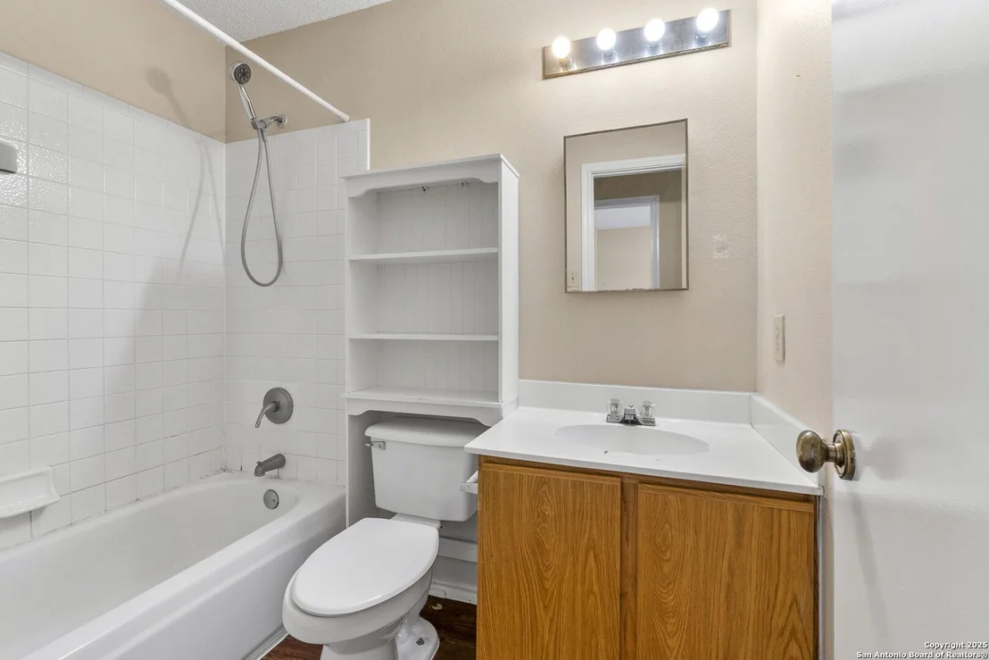 Photo of 8023 Chestnut Cedar