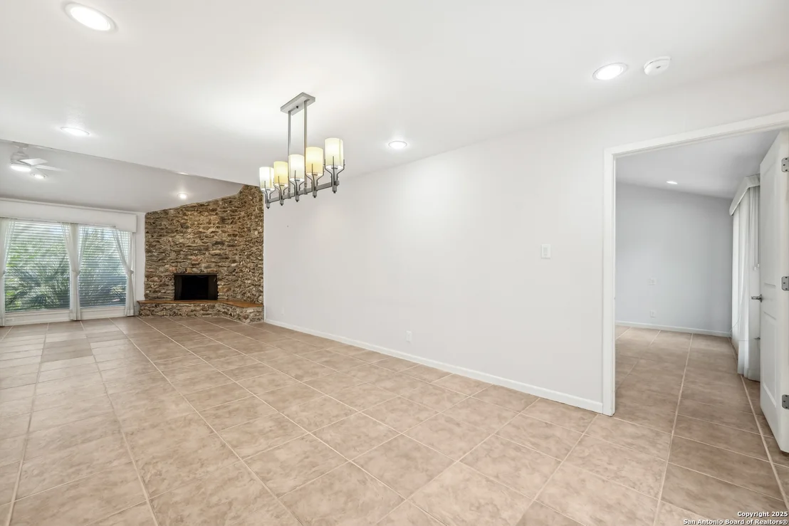 Photo of 122 Long Bow Rd.