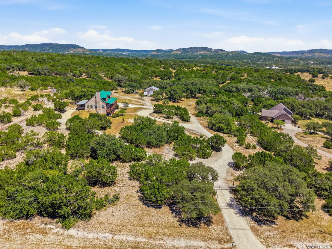 Photo of 412 Bear Springs Trl