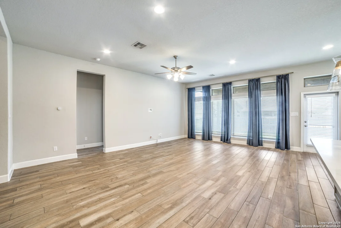 Photo of 2131 Thayer Cove