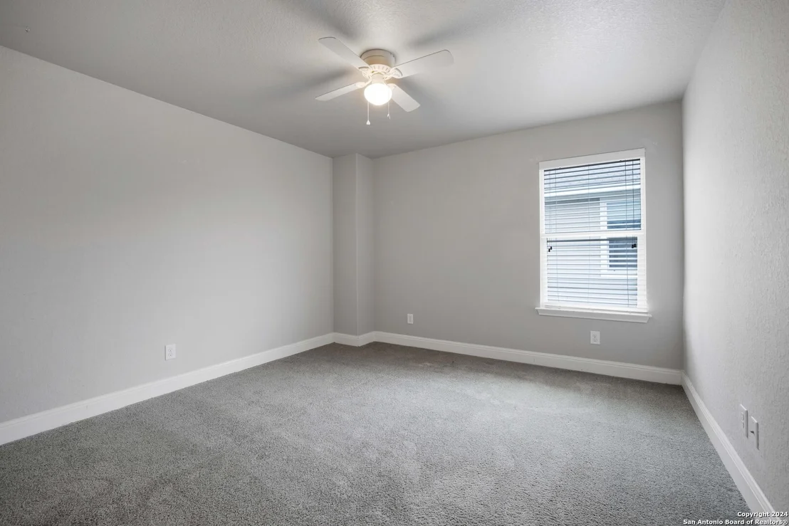 Photo of 8728 emerald sky