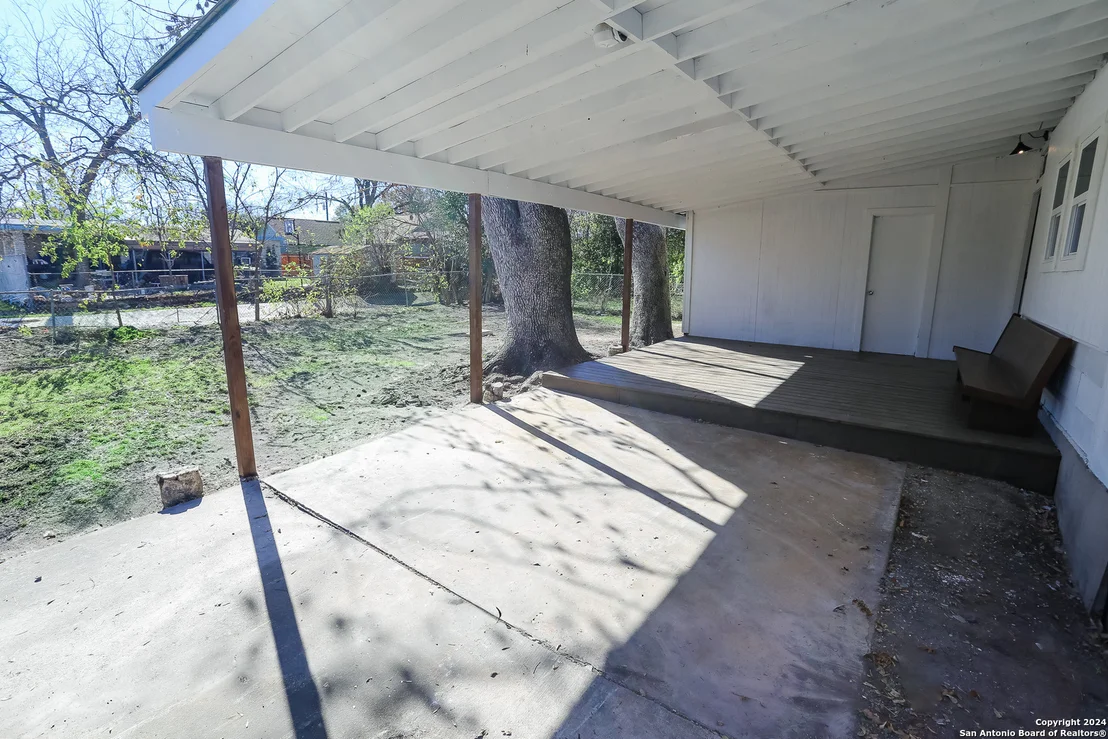 Photo of 602 OVERHILL DR