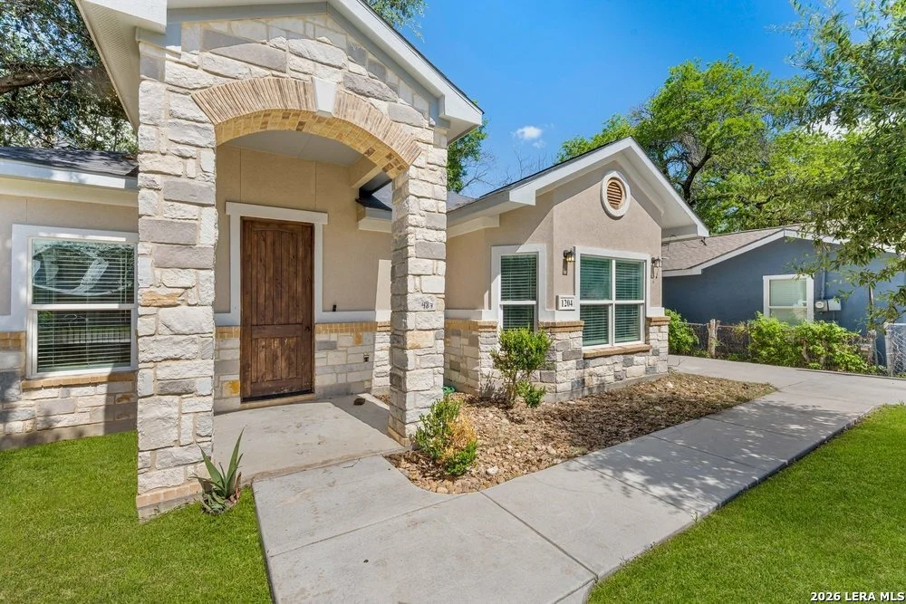 Photo of 1204 Valencia
