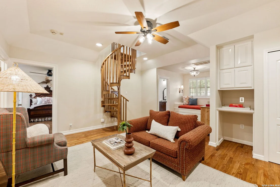 Photo of 2 CHATSWORTH WAY