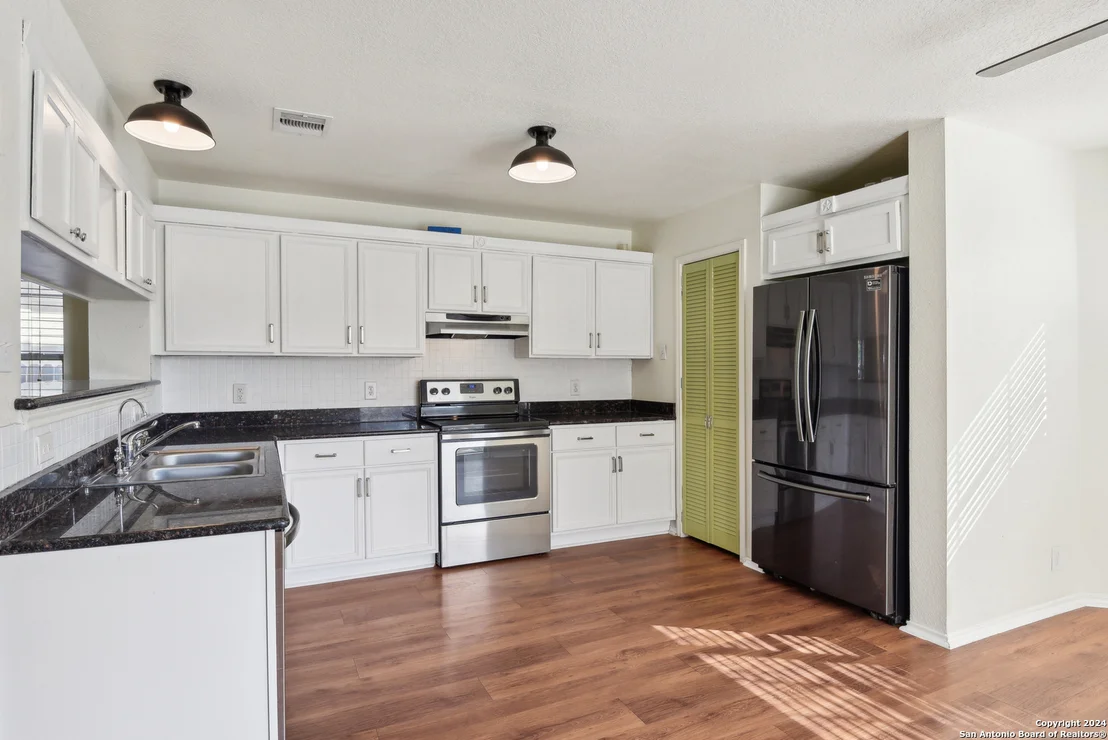 Photo of 684 CHEROKEE BLVD