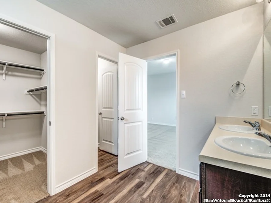 Photo of 128 Grand Rapids