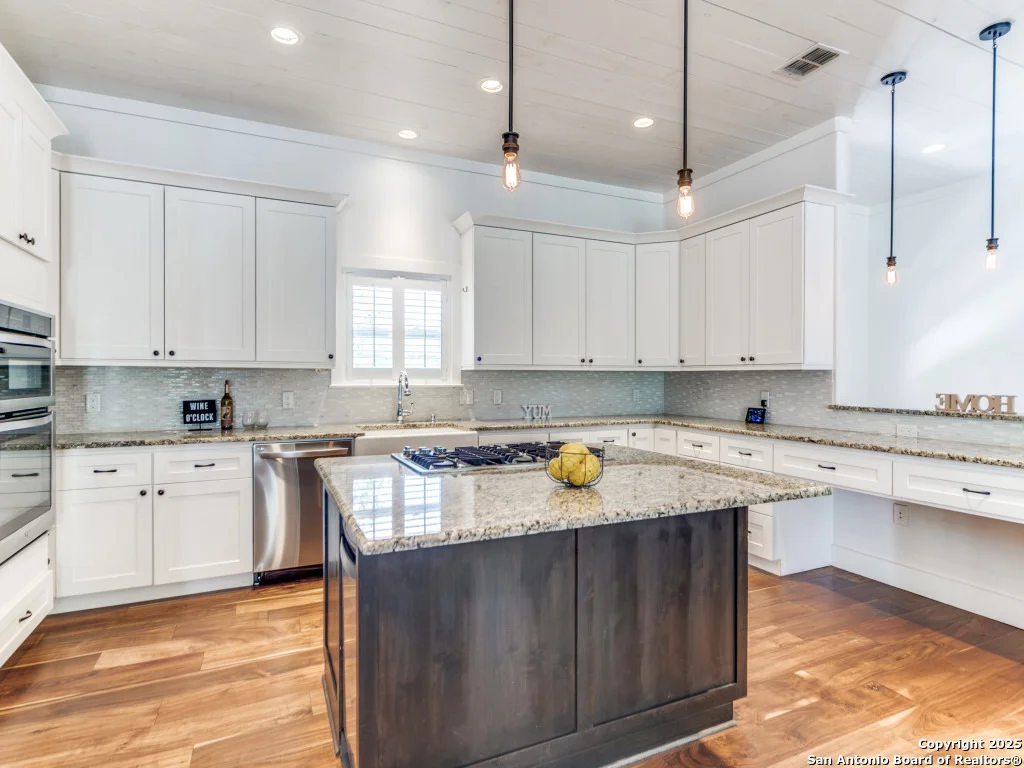 Photo of 2521 Bay Hill