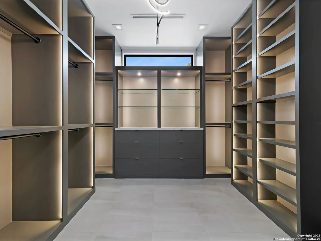 Photo of 24606 Cliff Line
