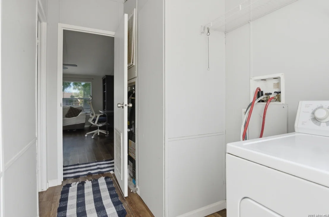Photo of 1105 WALNUT ST