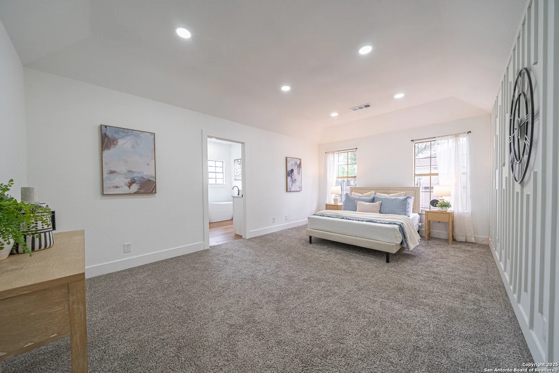 Photo of 122 PALM CIR
