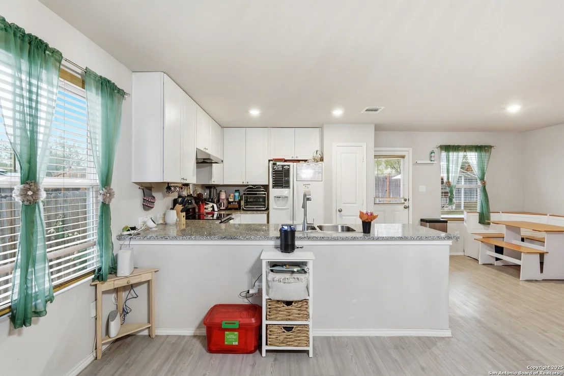 Photo of 5643 Vista Pont