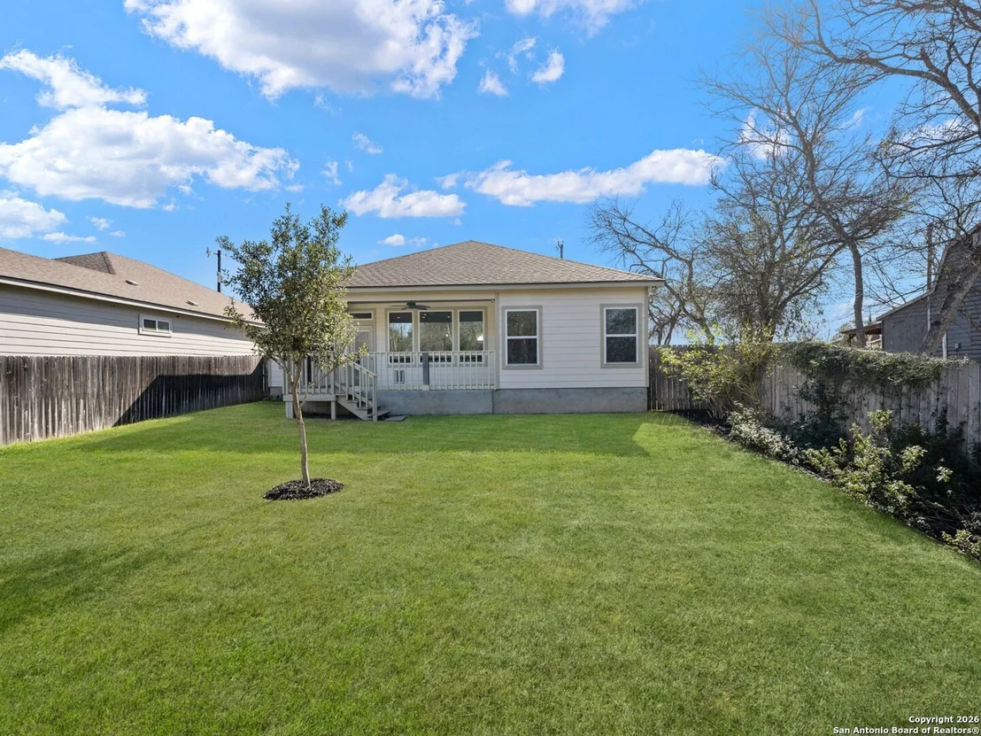 Photo of 14681 Main St
