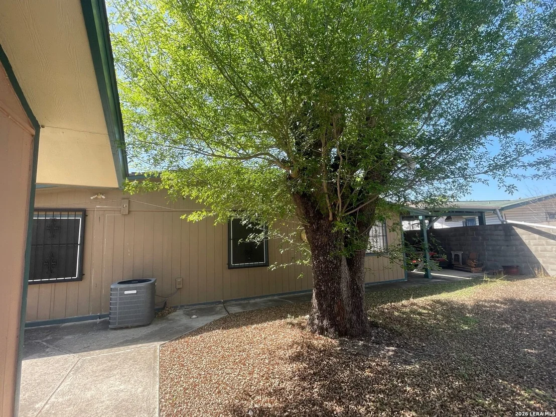 Photo of 4830 Castle Bridge