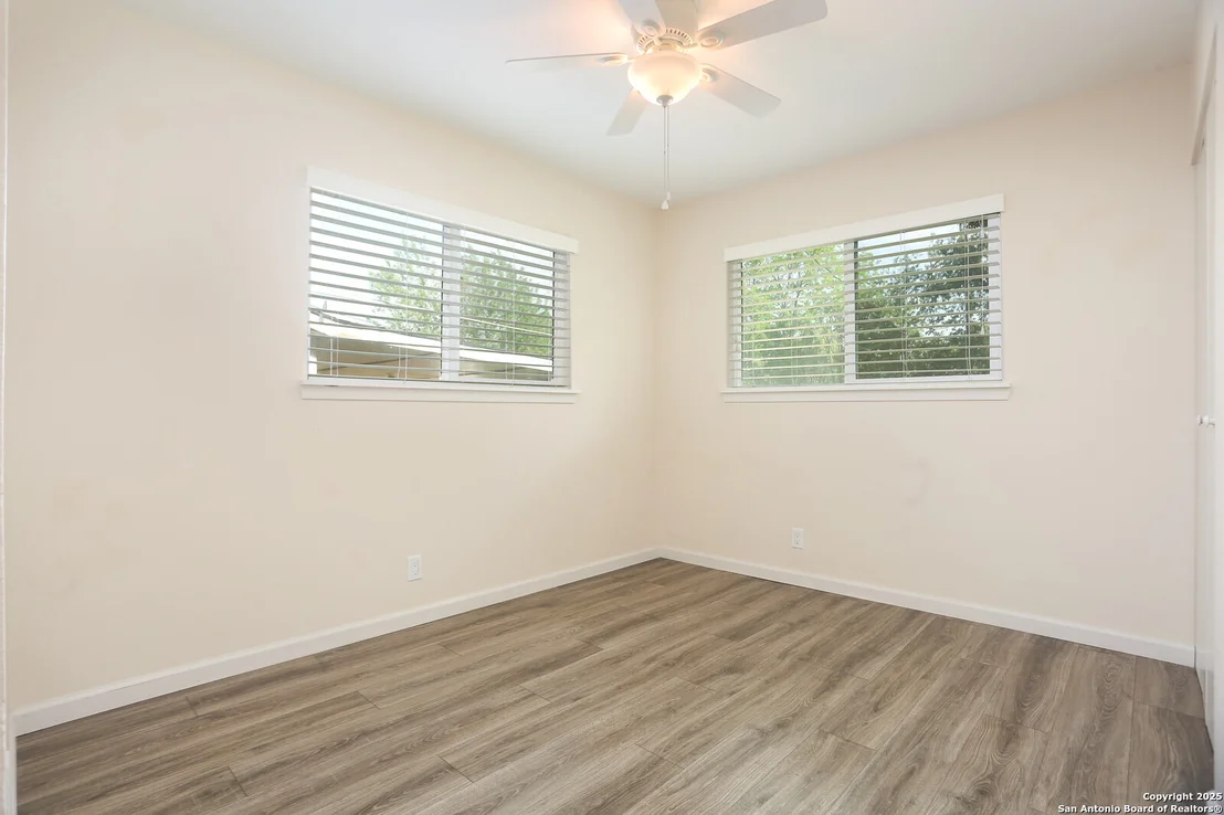 Photo of 5606 Granger