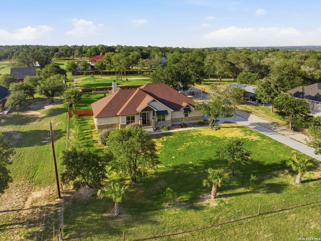 Photo of 1009 Bluebonnet Ln