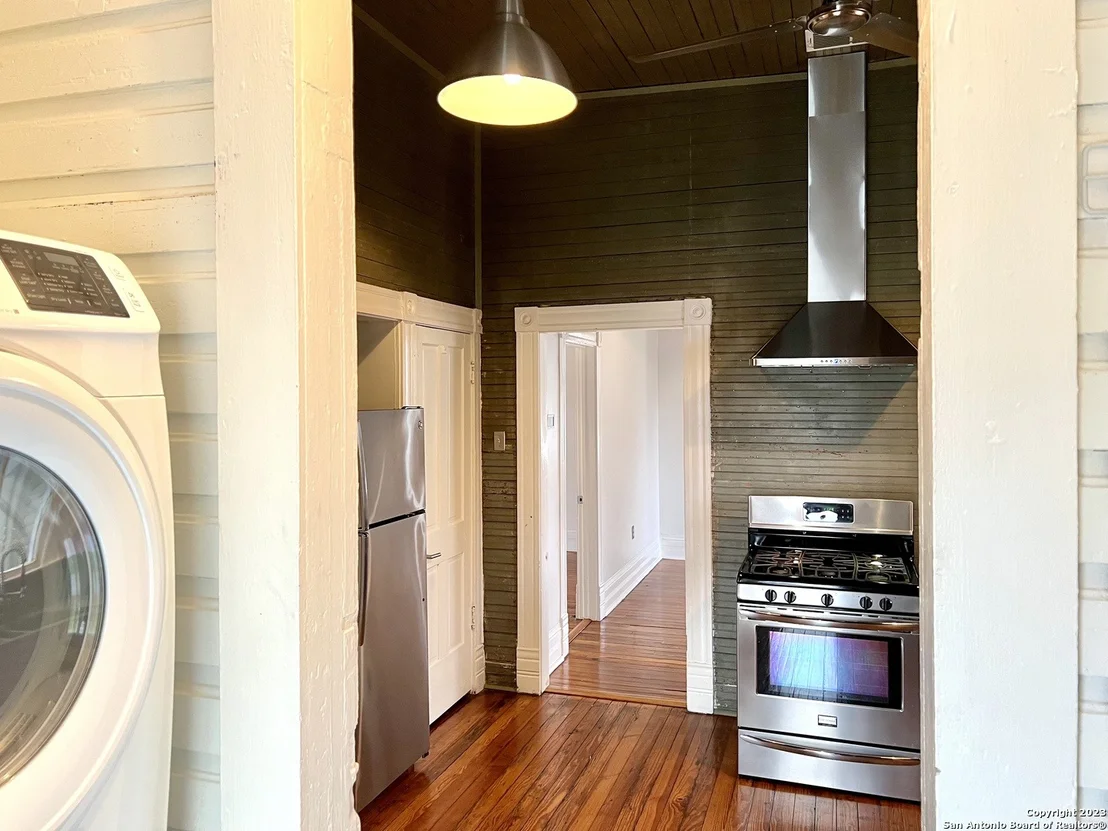 Photo of 902 N PINE ST