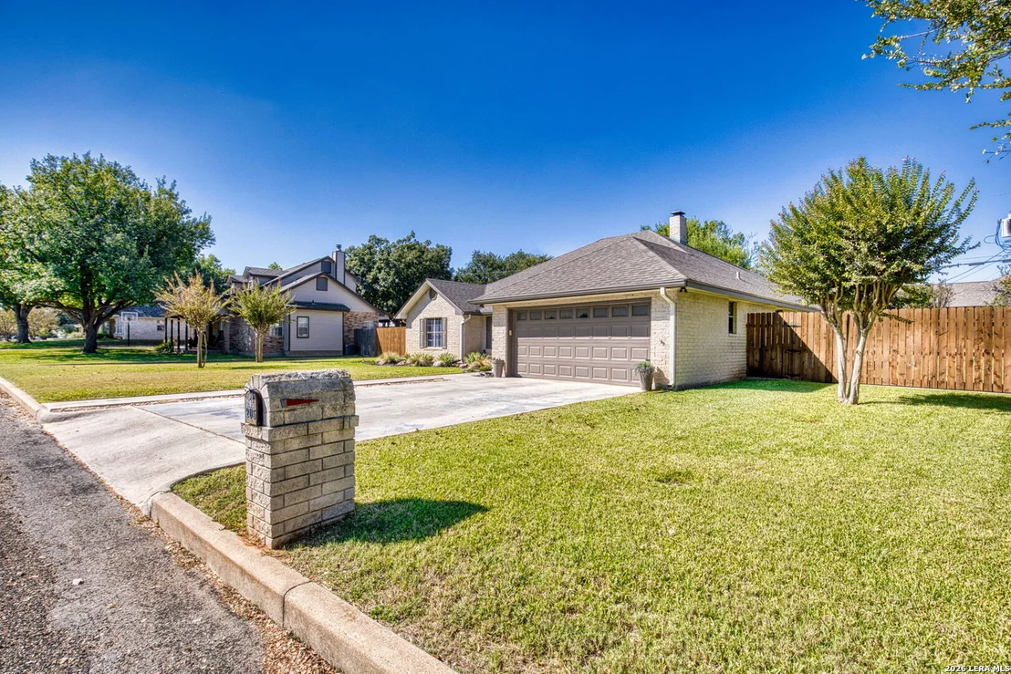 Photo of 205 EDGEWOOD DR