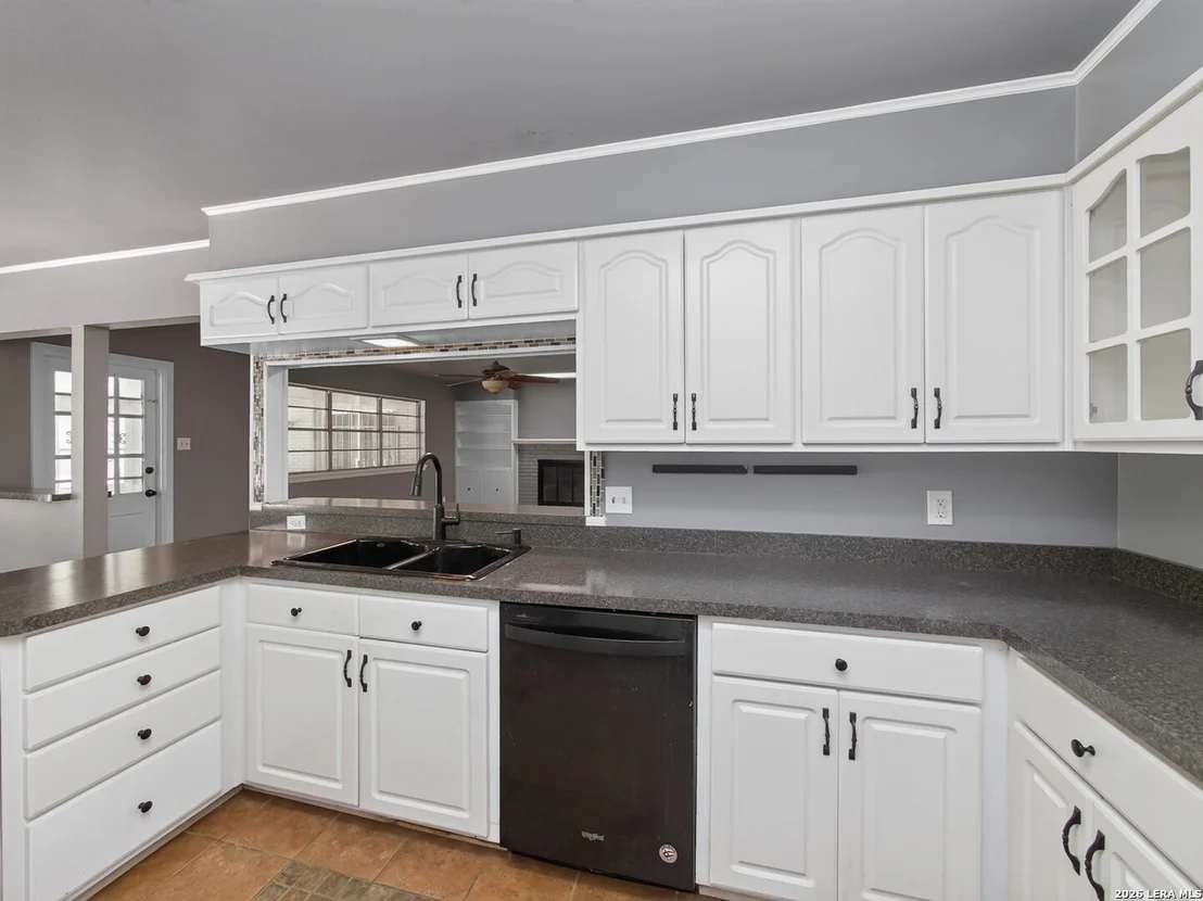Photo of 621 Balfour Dr