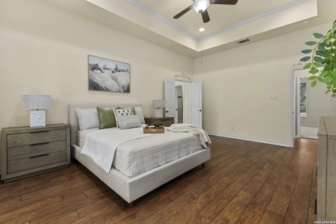 Photo of 128 Comal Oak