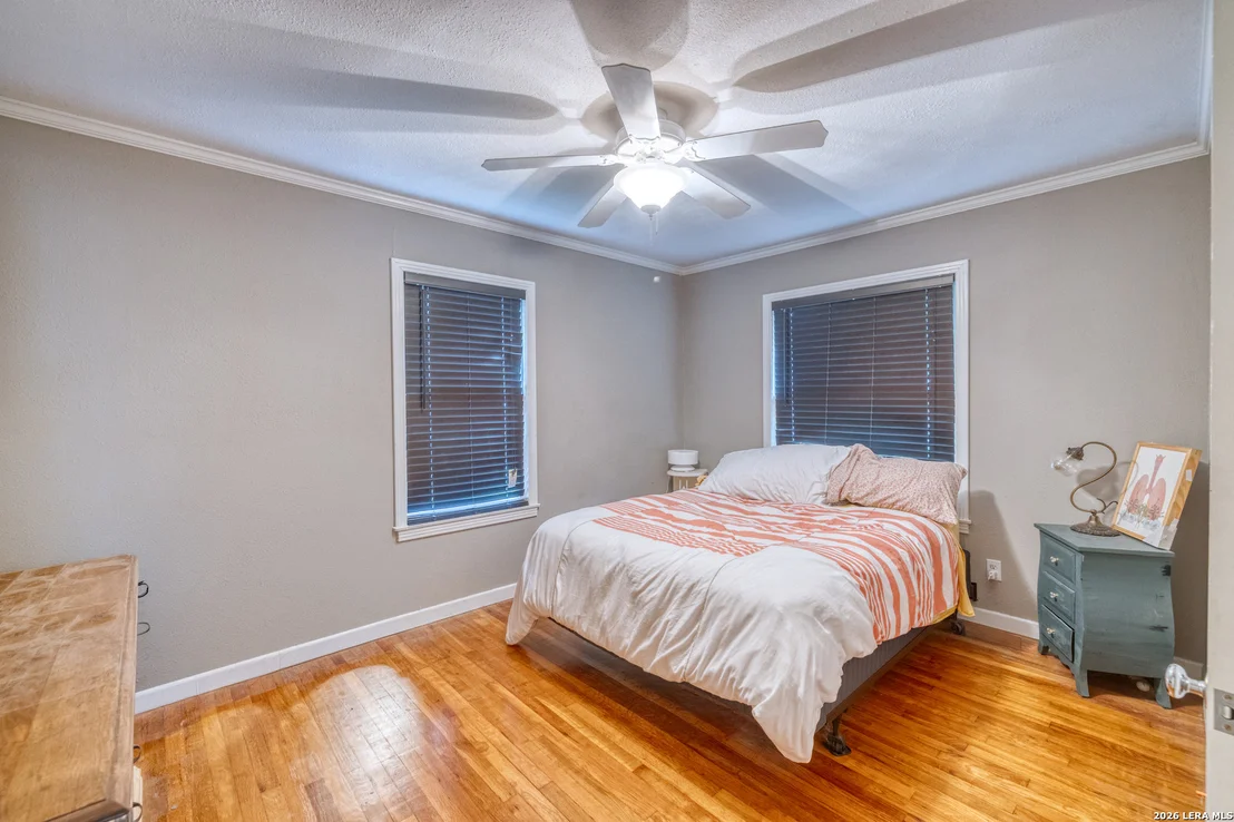 Photo of 832 Maple St