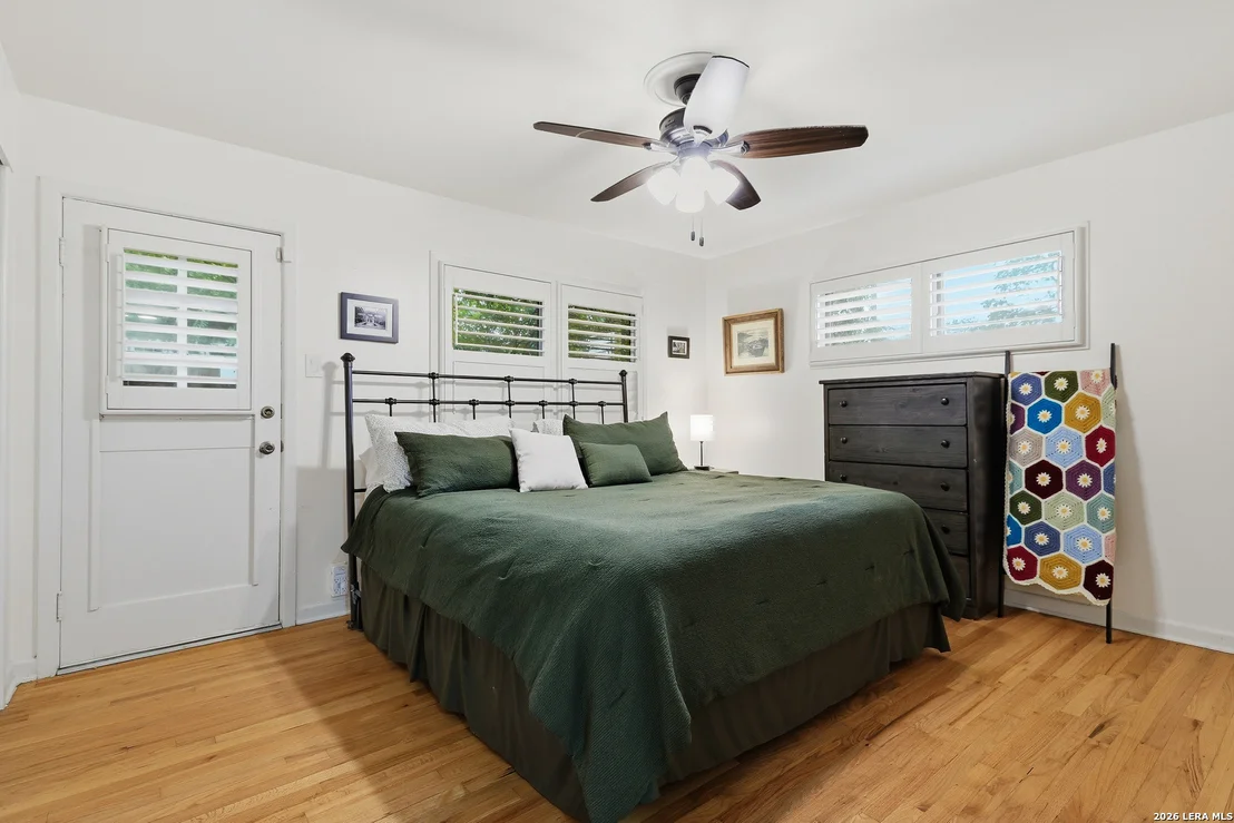 Photo of 326 Burnside Dr