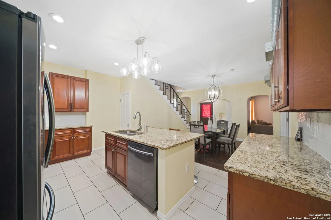 Photo of 348 THOMAS JEFFERSON DR