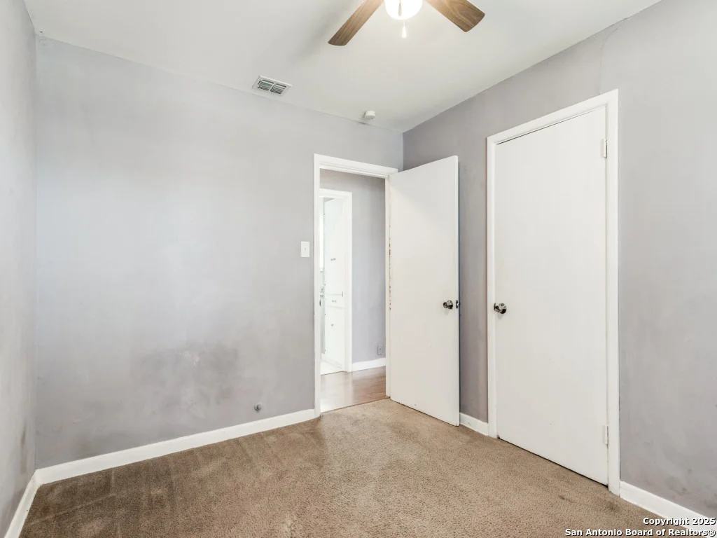 Photo of 615 Edgebrook