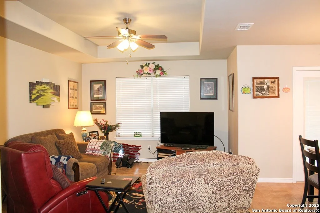 Photo of 906 W Bates