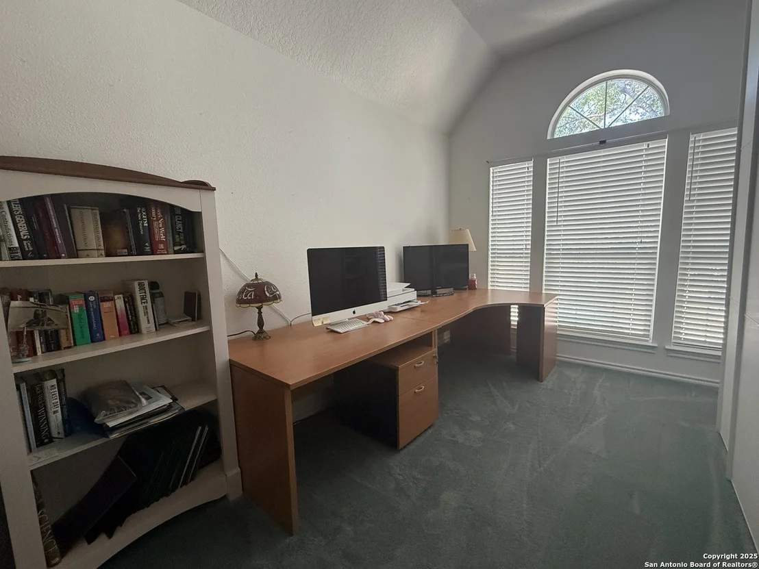 Photo of 2710 Montebello