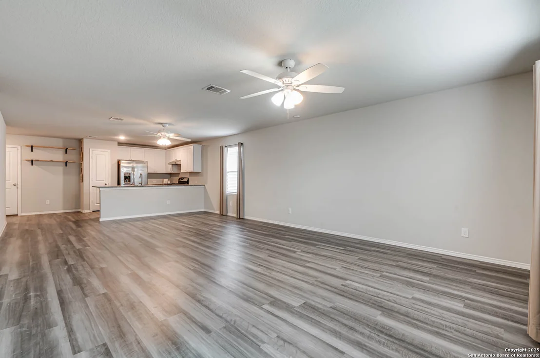 Photo of 10214 Robbins Bluff