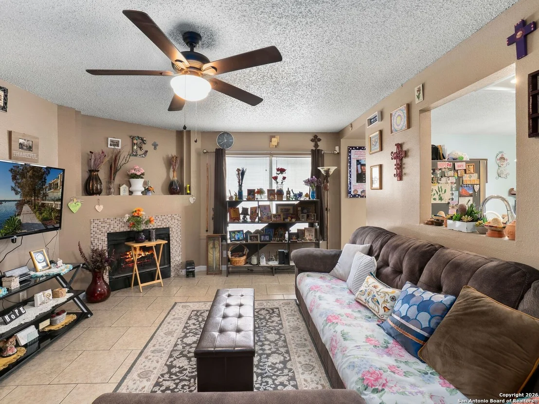 Photo of 6831 Celes Meadow