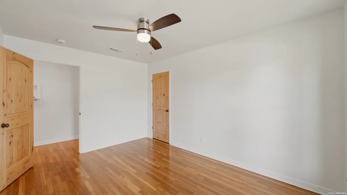 Photo of 596 WILLOW AVE