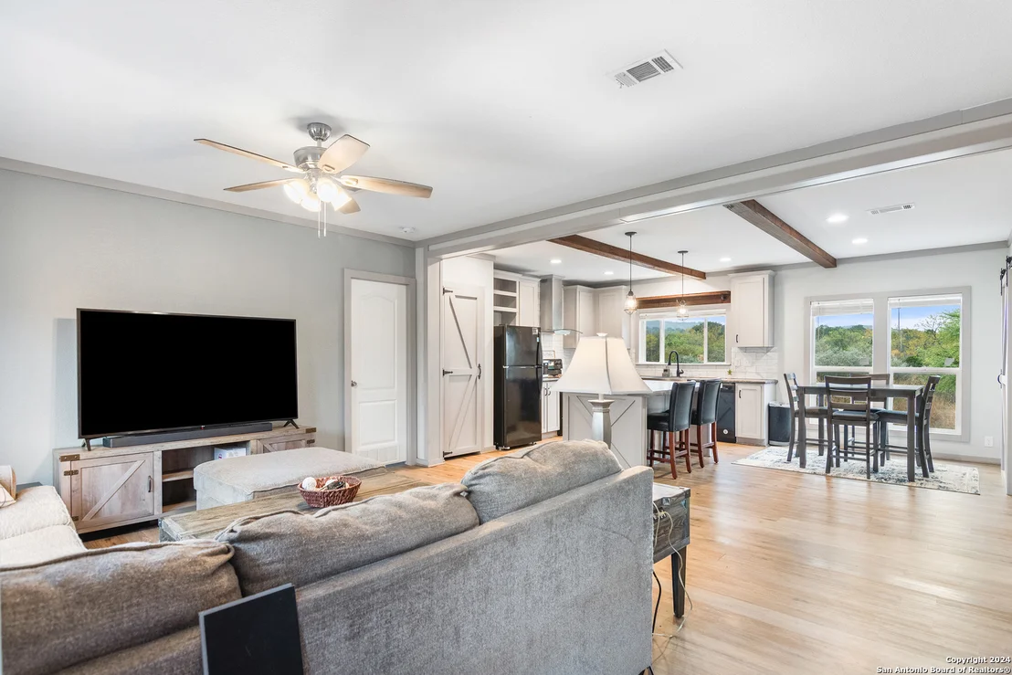 Photo of 1140 Private Road 2415