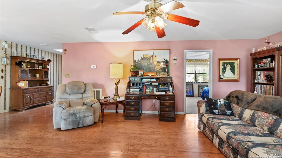Photo of 949 Burges