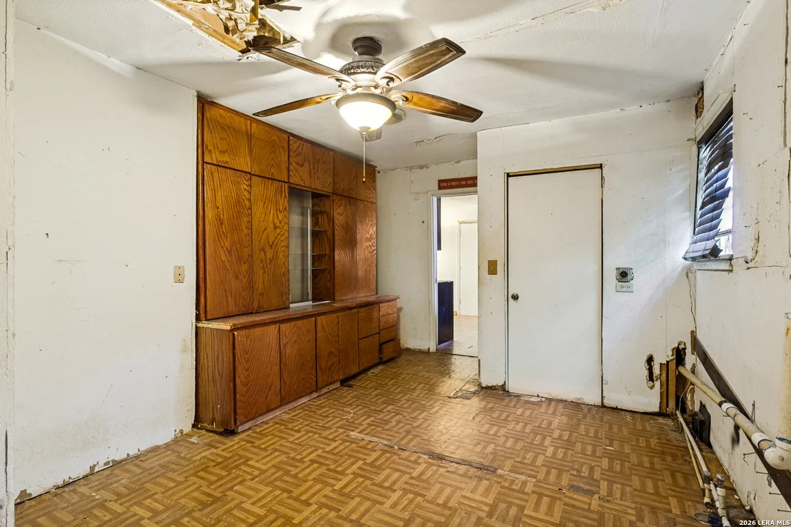 Photo of 247 Edna