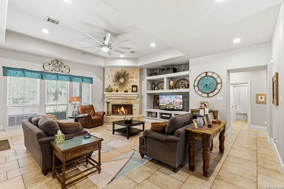 Photo of 900 INDIGO RUN DR