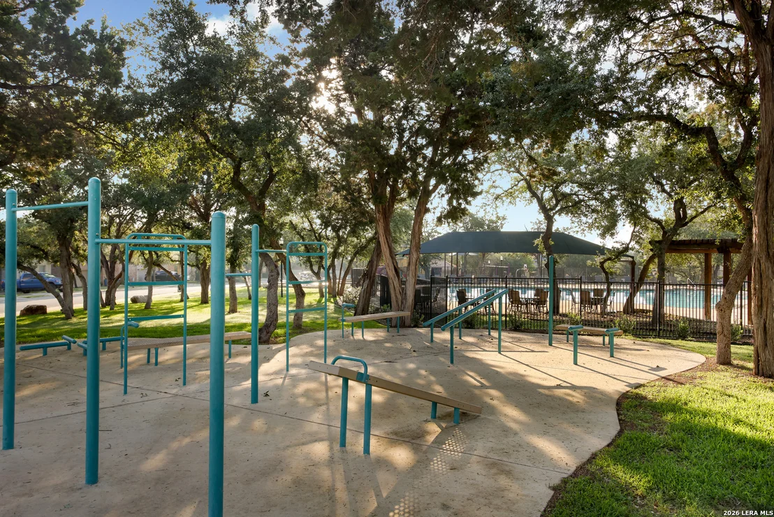 Photo of 20331 Roche Oak