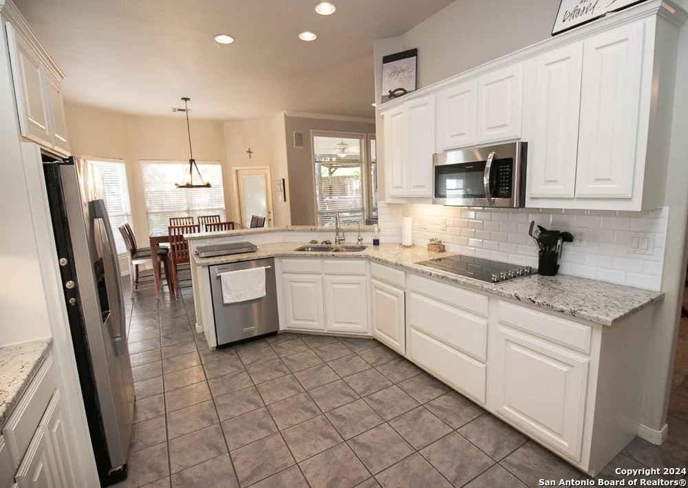 Photo of 8526 FAIRWAY TRACE DR