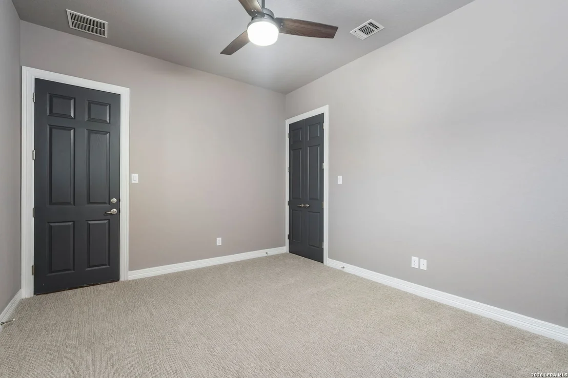 Photo of 25211 Spider Rock