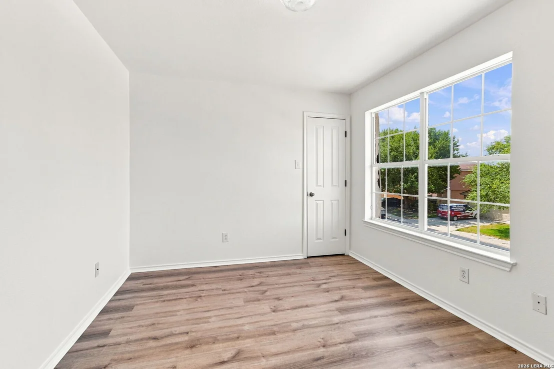 Photo of 934 MAGNOLIA Summit
