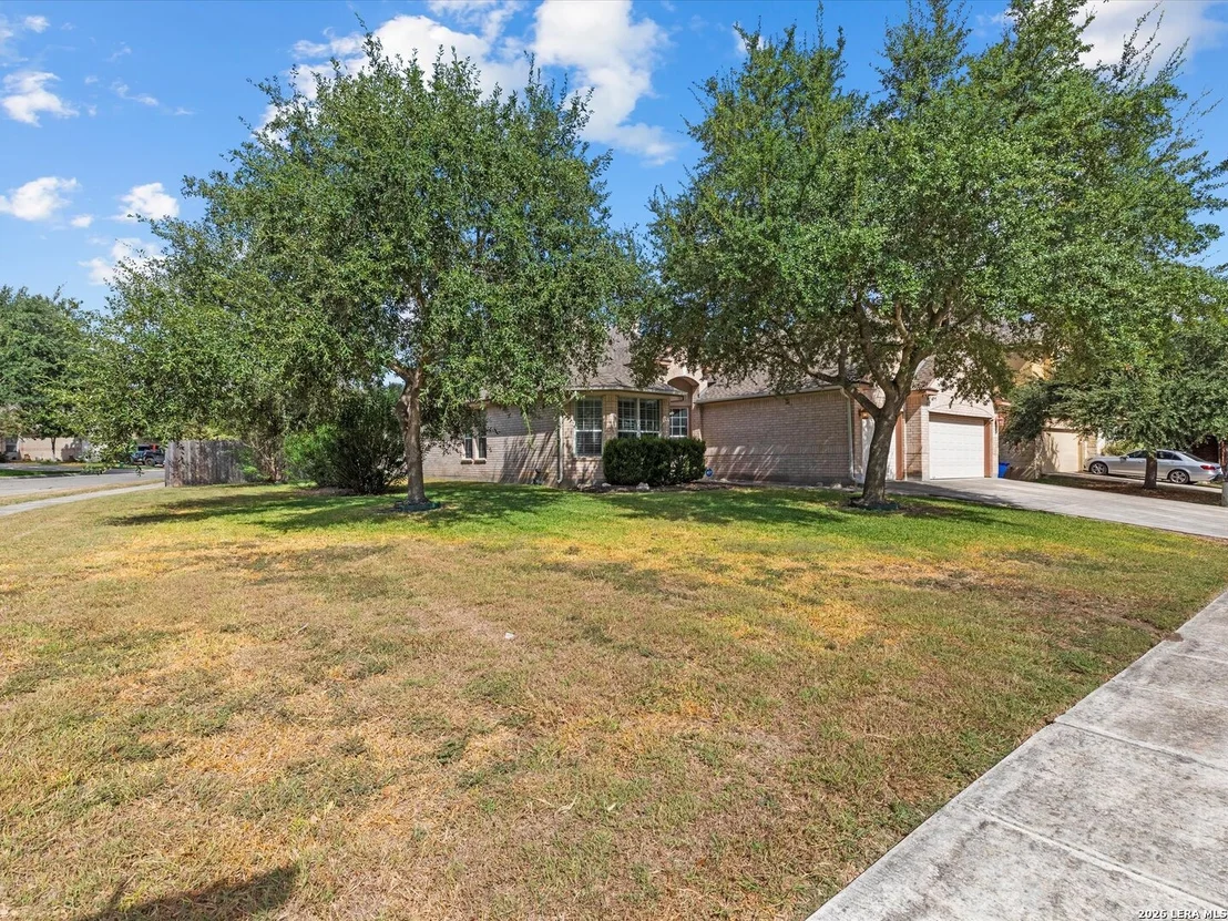 Photo of 121 NORMAN CV