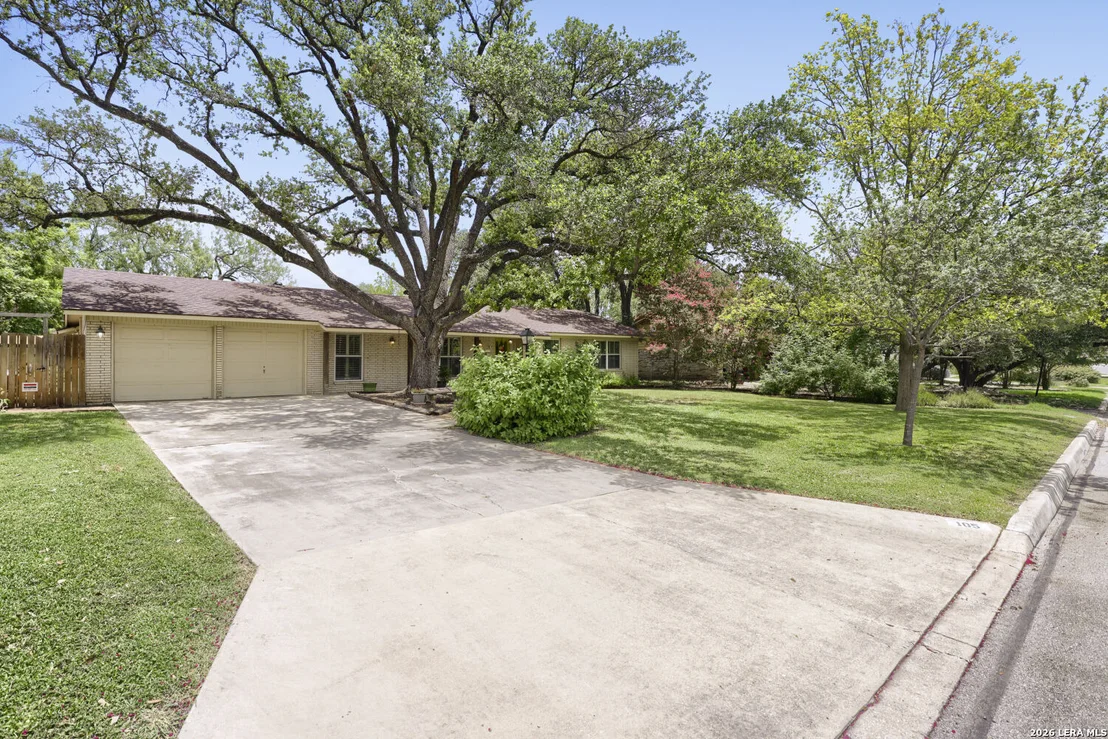Photo of 105 HARRIETT DR