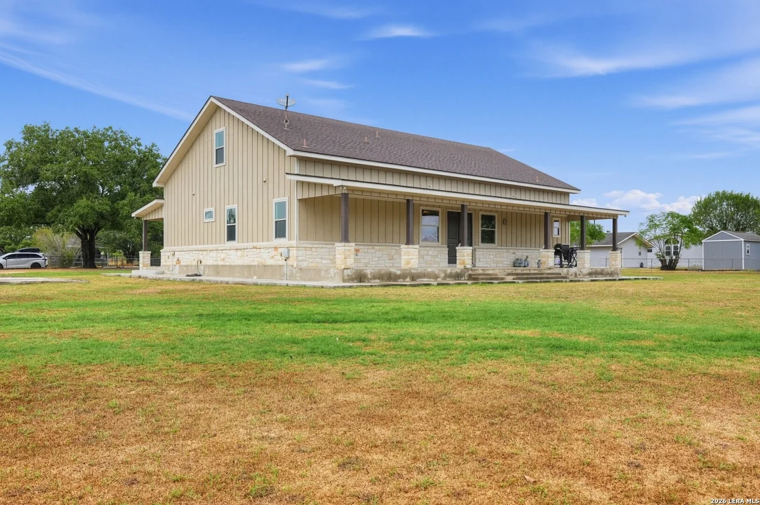 Photo of 105 OAK VIEW DR