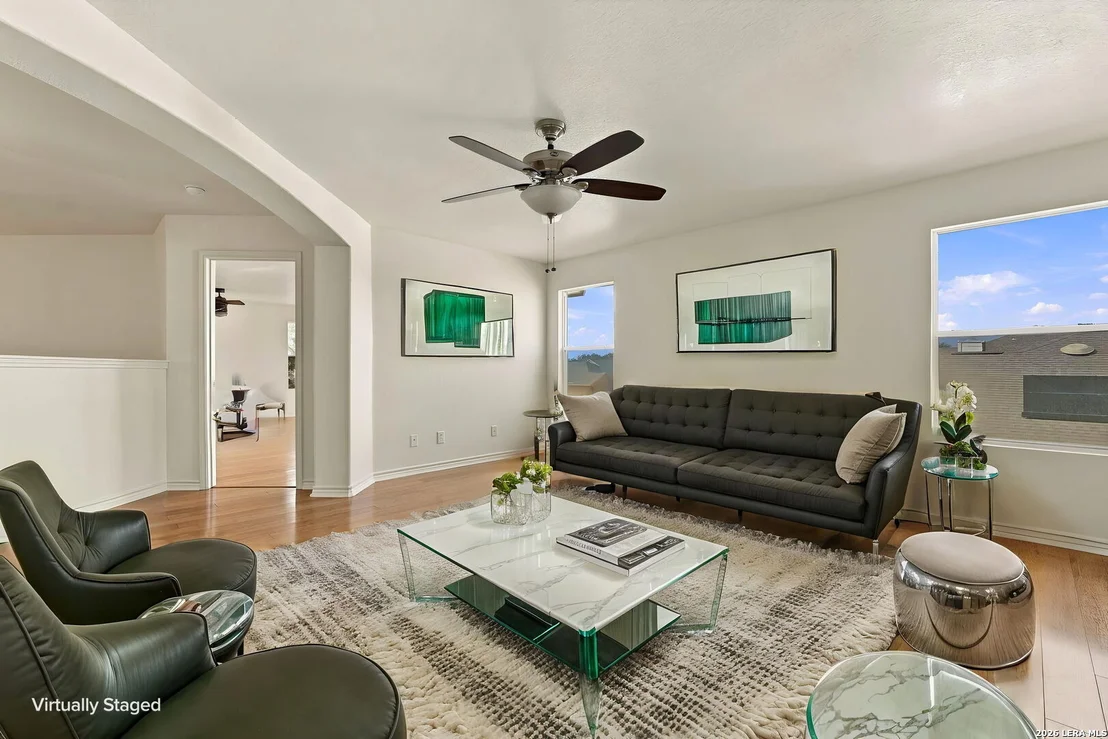 Photo of 233 JULIAN PT